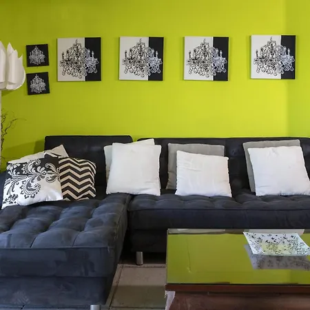 Pearl Pool Apartment *